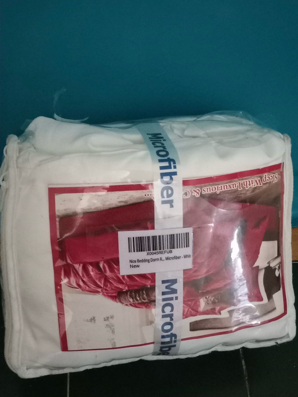 Amazon White Microfiber Bedding Set with Red Accent Image